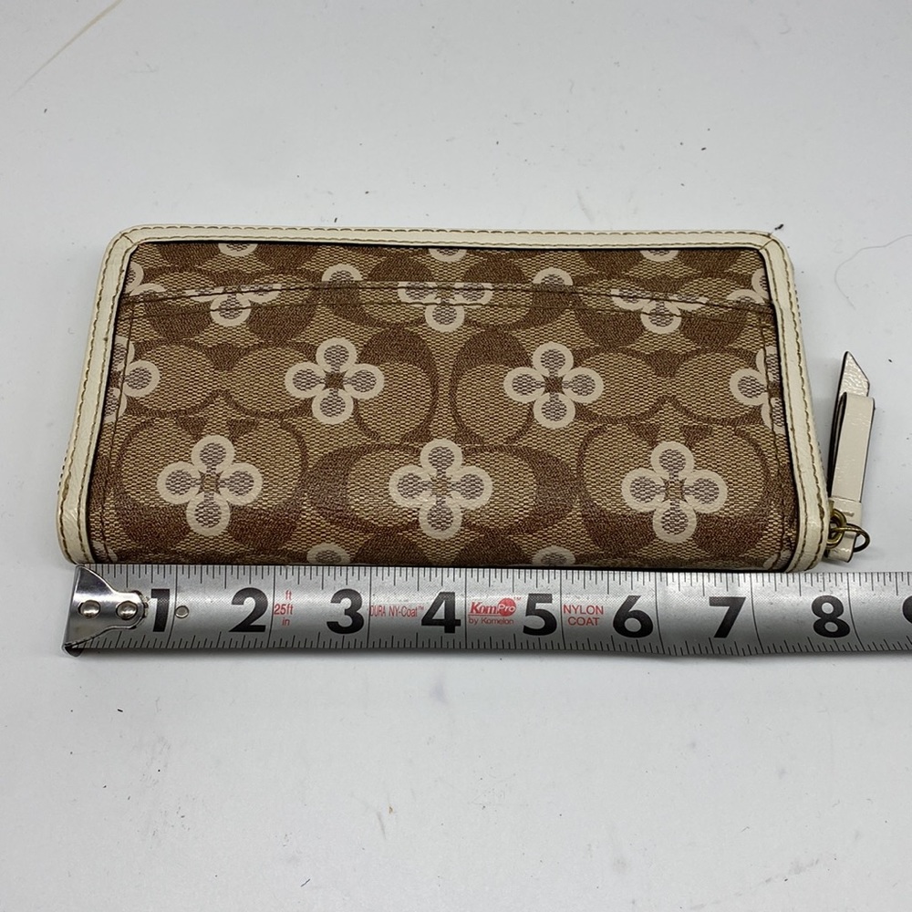 COACH Signature Wallet Gold Zip Wallet - Picture 5 of 9